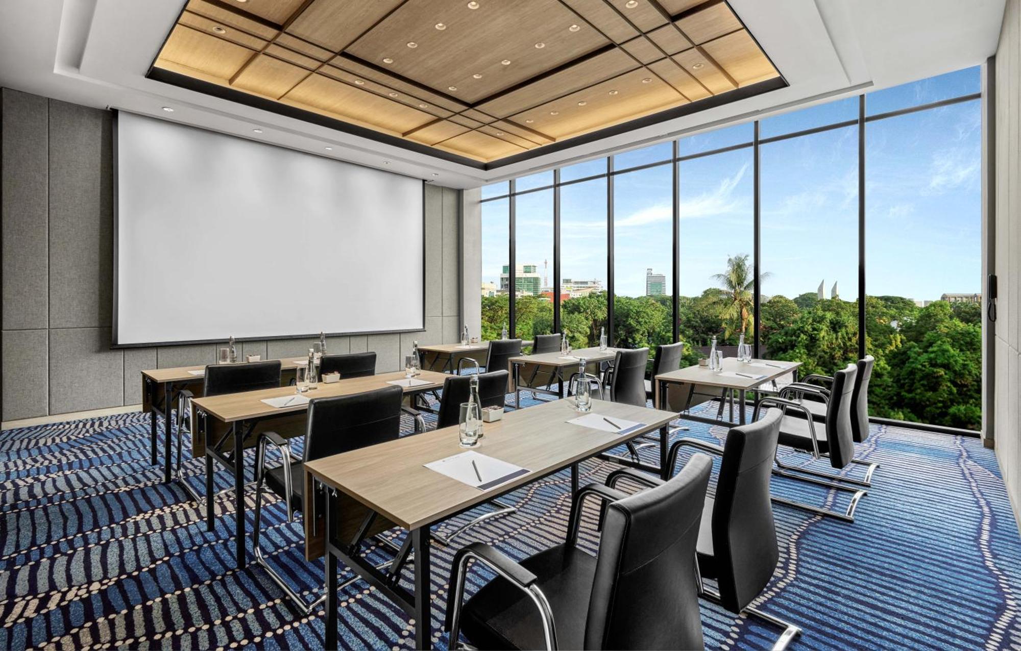 Hyatt Place Makassar Esterno foto