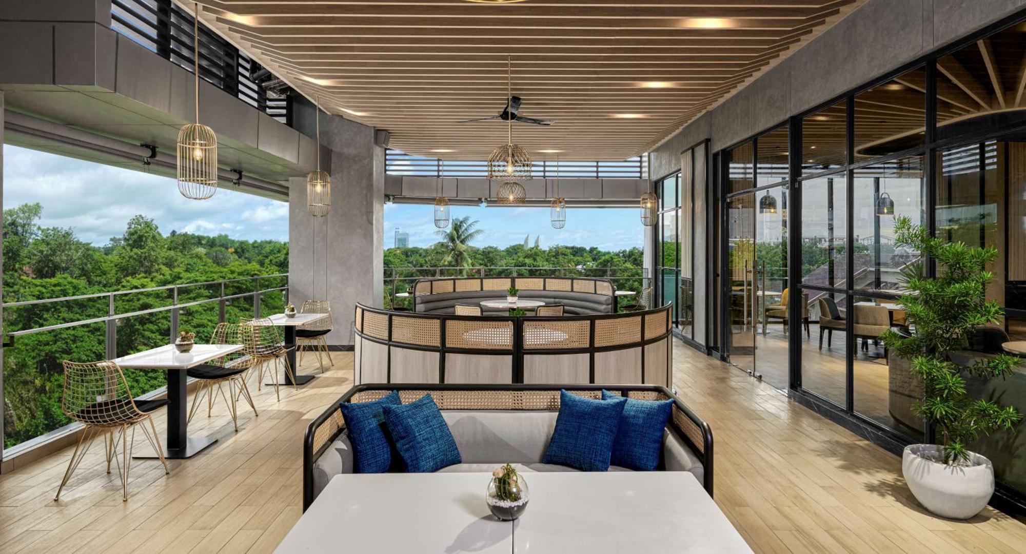 Hyatt Place Makassar Esterno foto