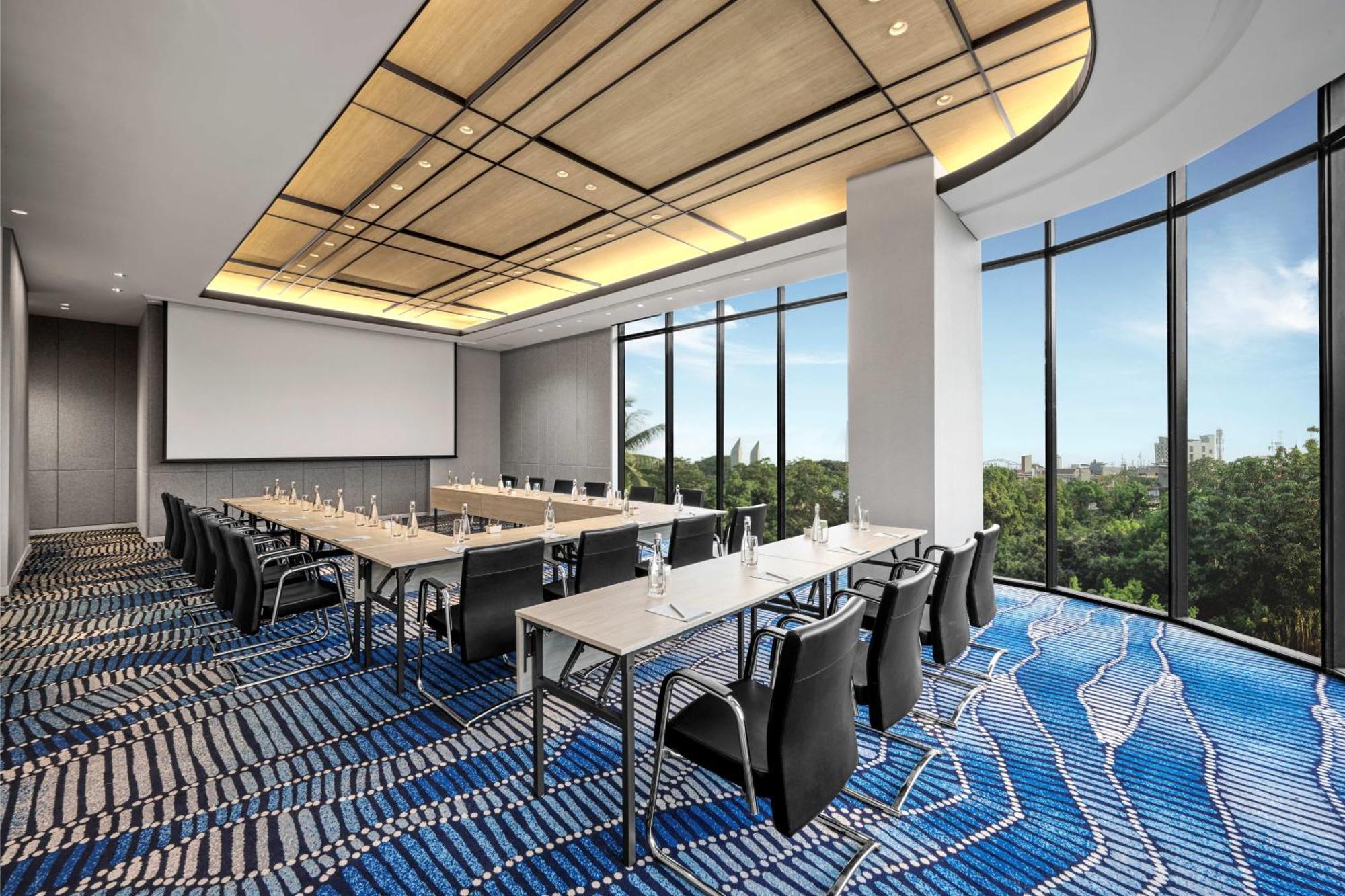 Hyatt Place Makassar Esterno foto