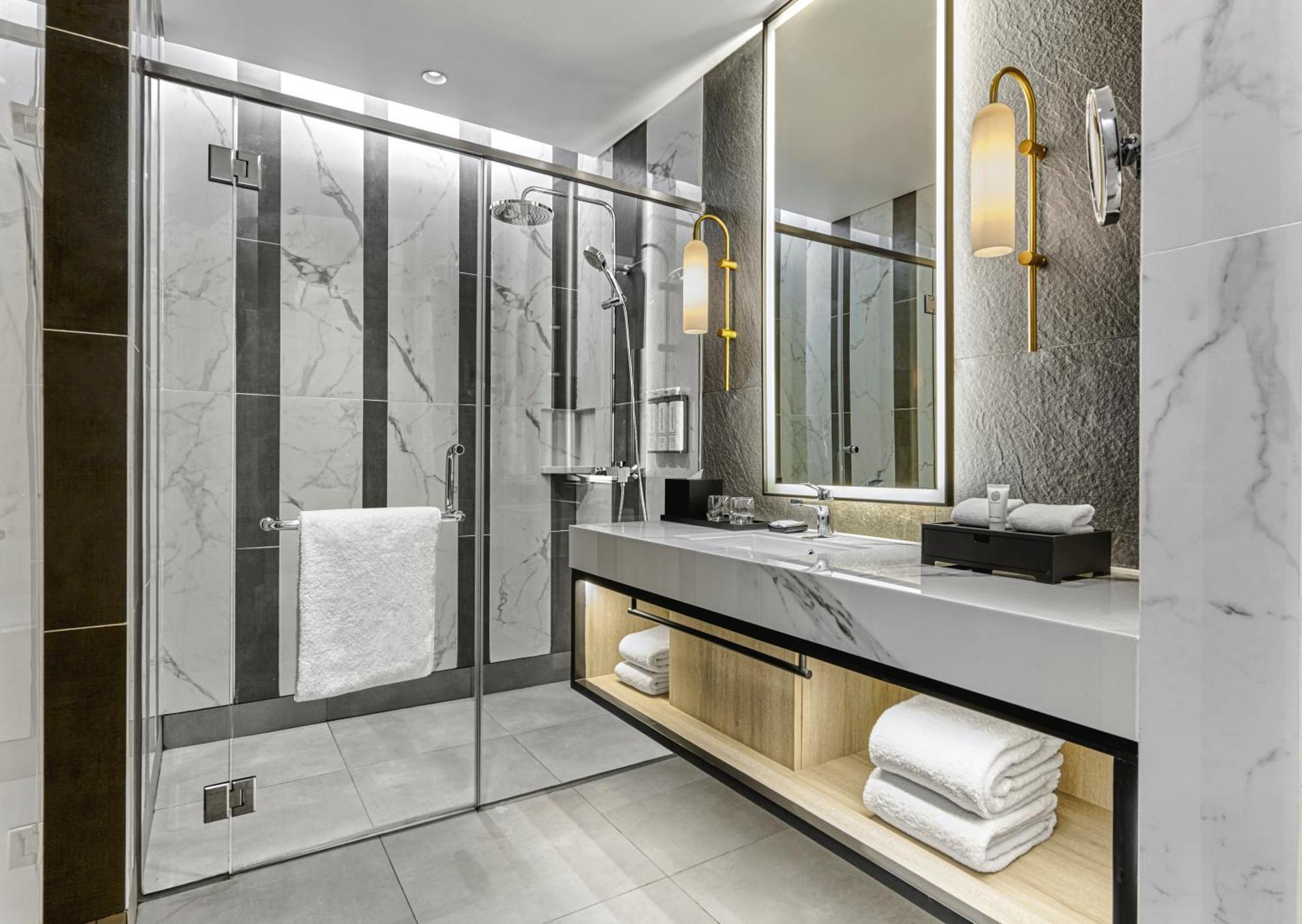 Hyatt Place Makassar Esterno foto